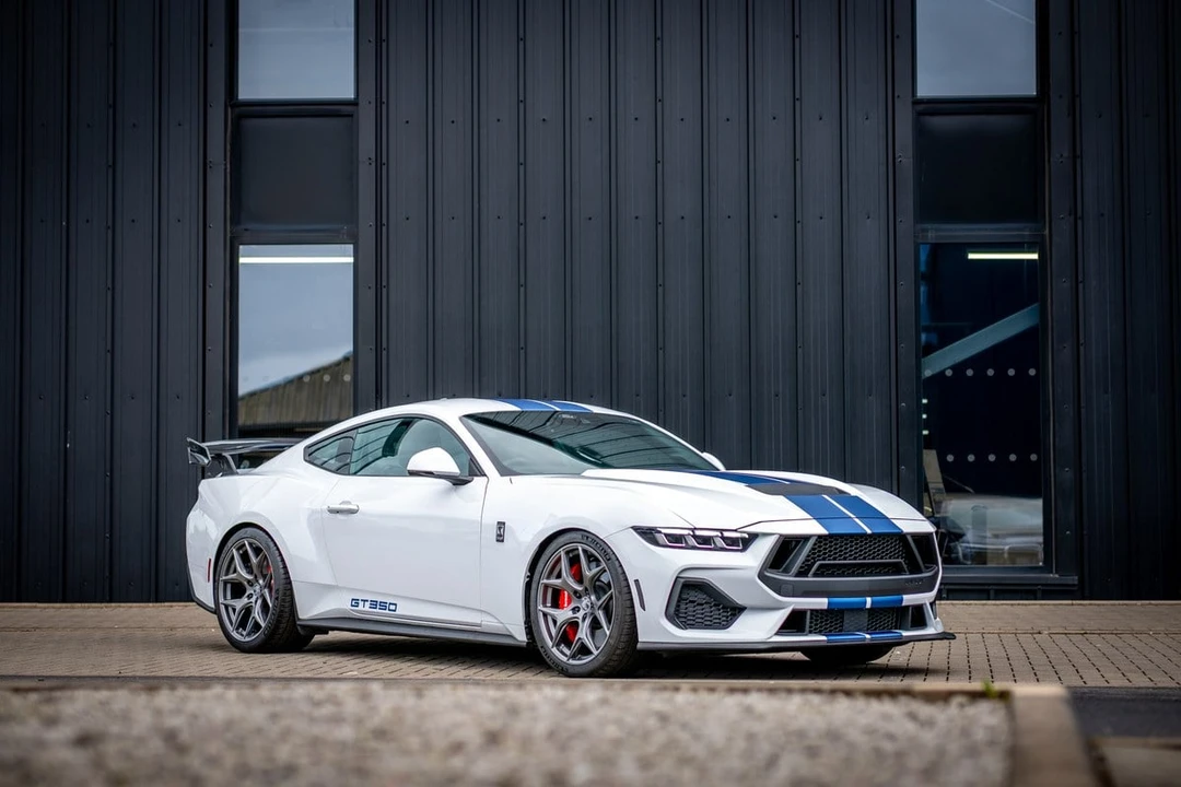 2025 Shelby GT350 - Image 7 of 31
