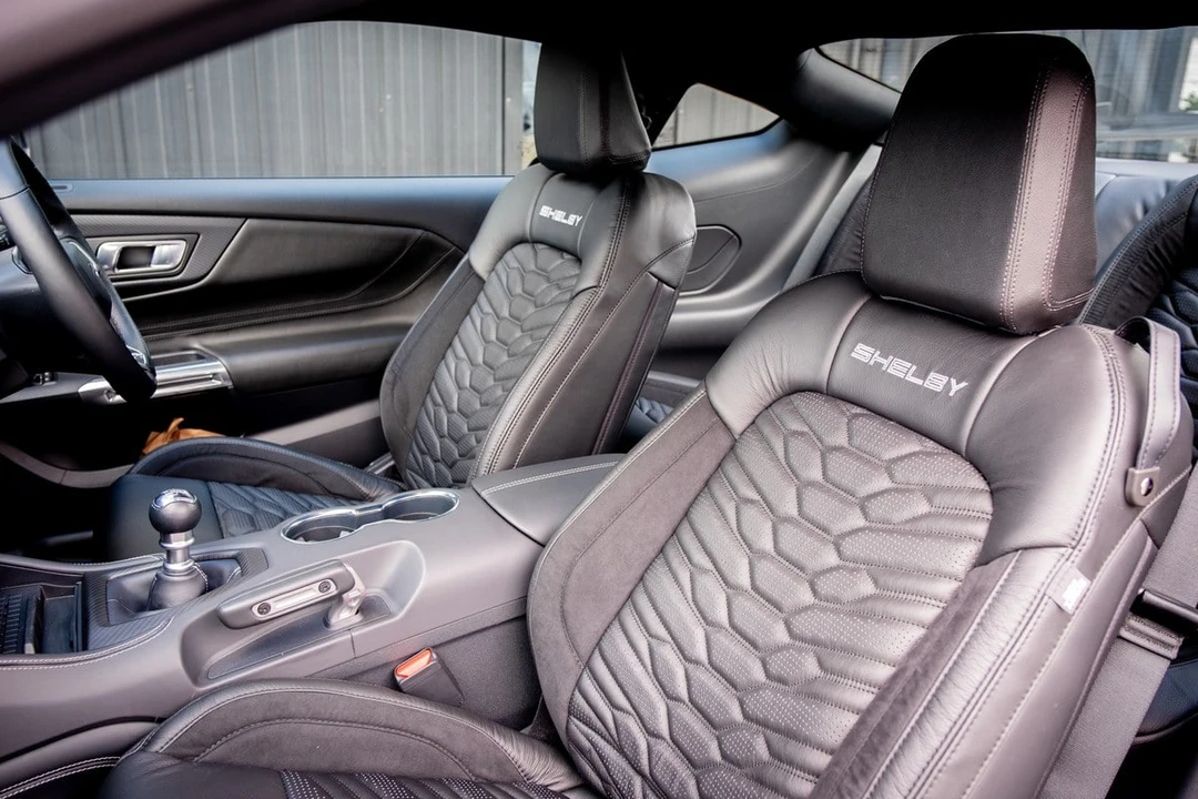 2025 Shelby GT350 - Image 8 of 31