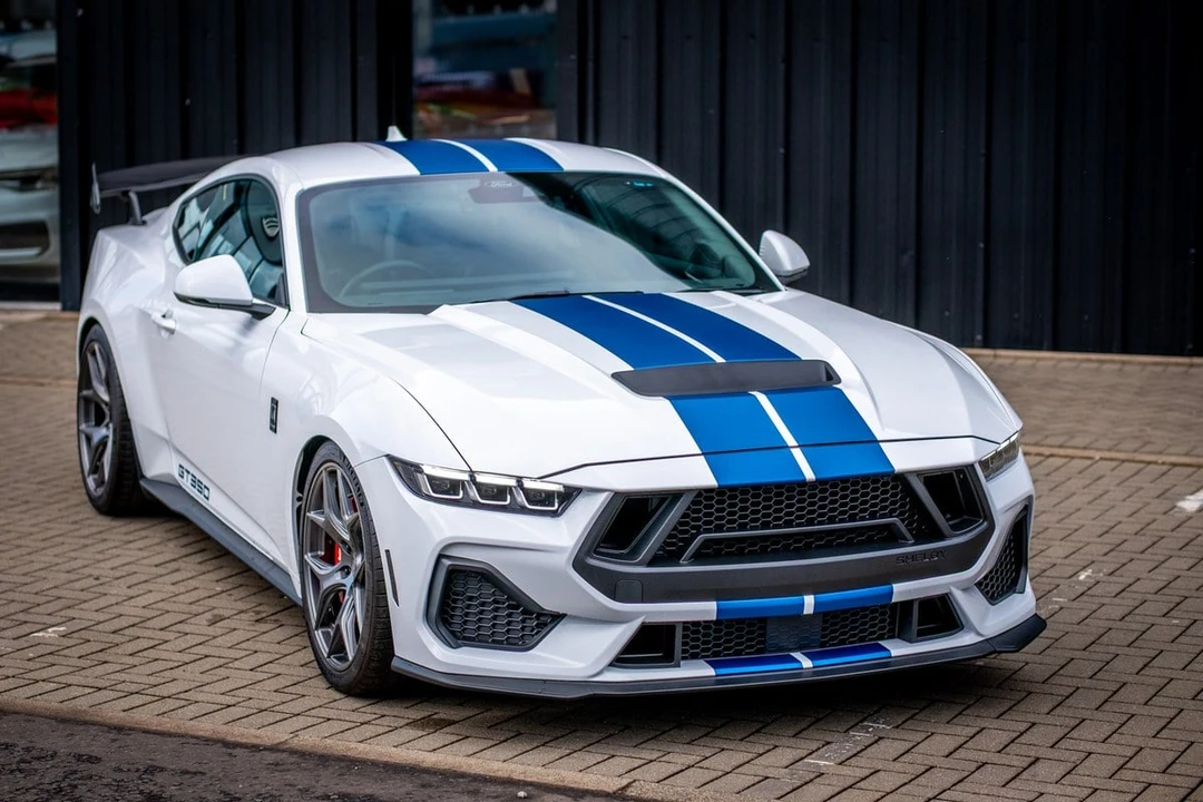 2025 Shelby GT350 - Image 19 of 31