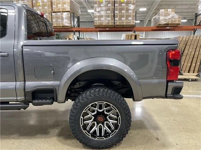 2025 Ford Super Duty 5th Gen - Image 19 of 21