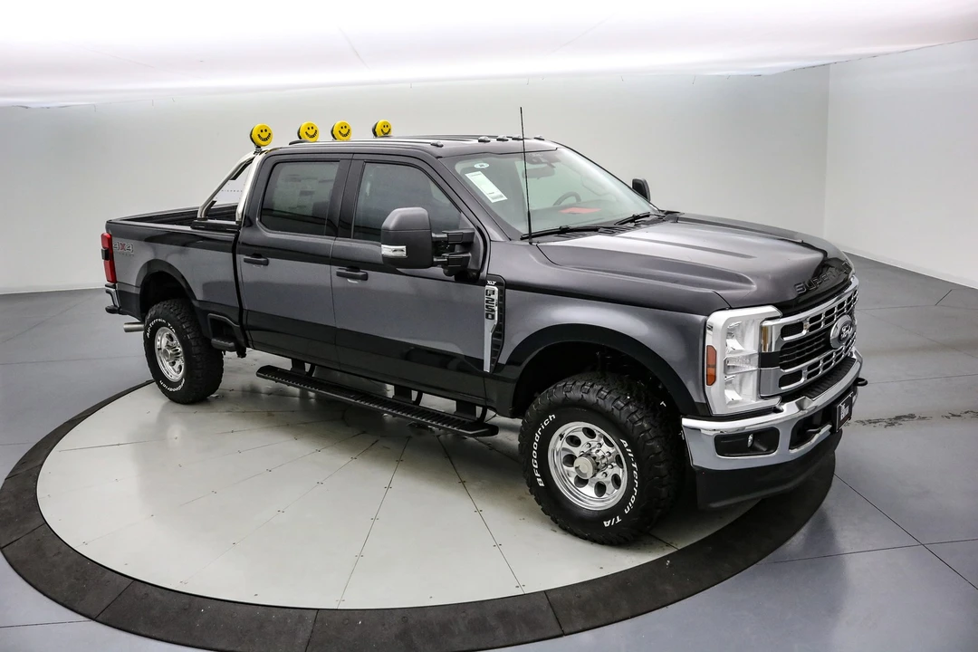 2025 Ford Super Duty 5th Gen - Image 4 of 21