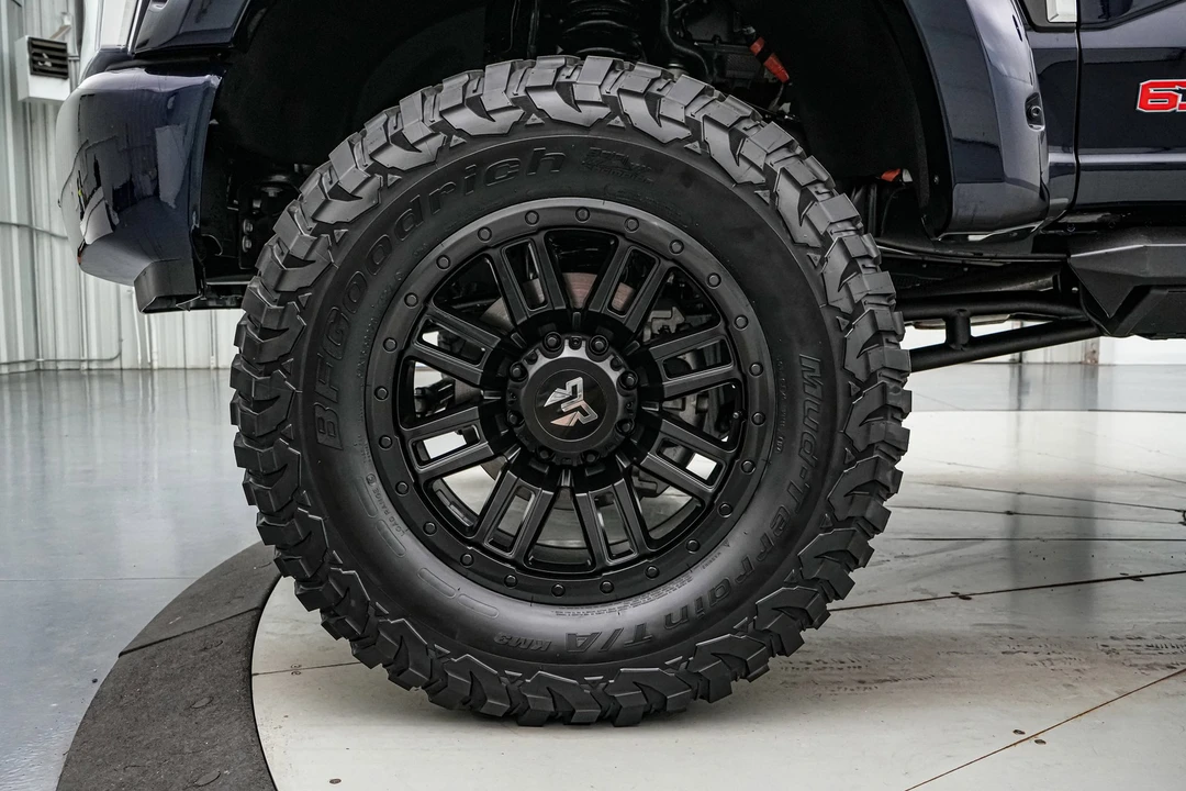 2025 Ford Super Duty 5th Gen - Image 13 of 21