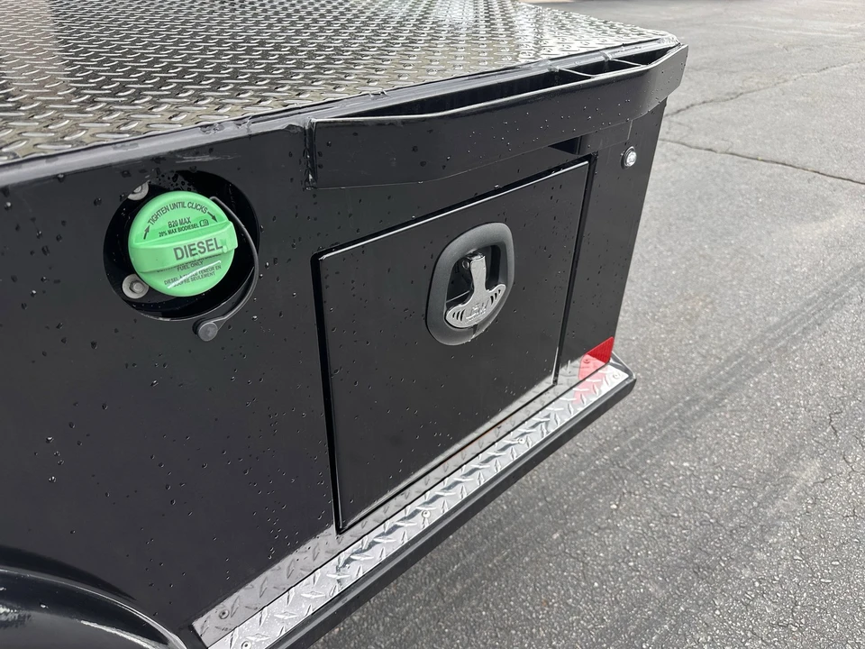 2025 Ford Super Duty 5th Gen - Image 10 of 21