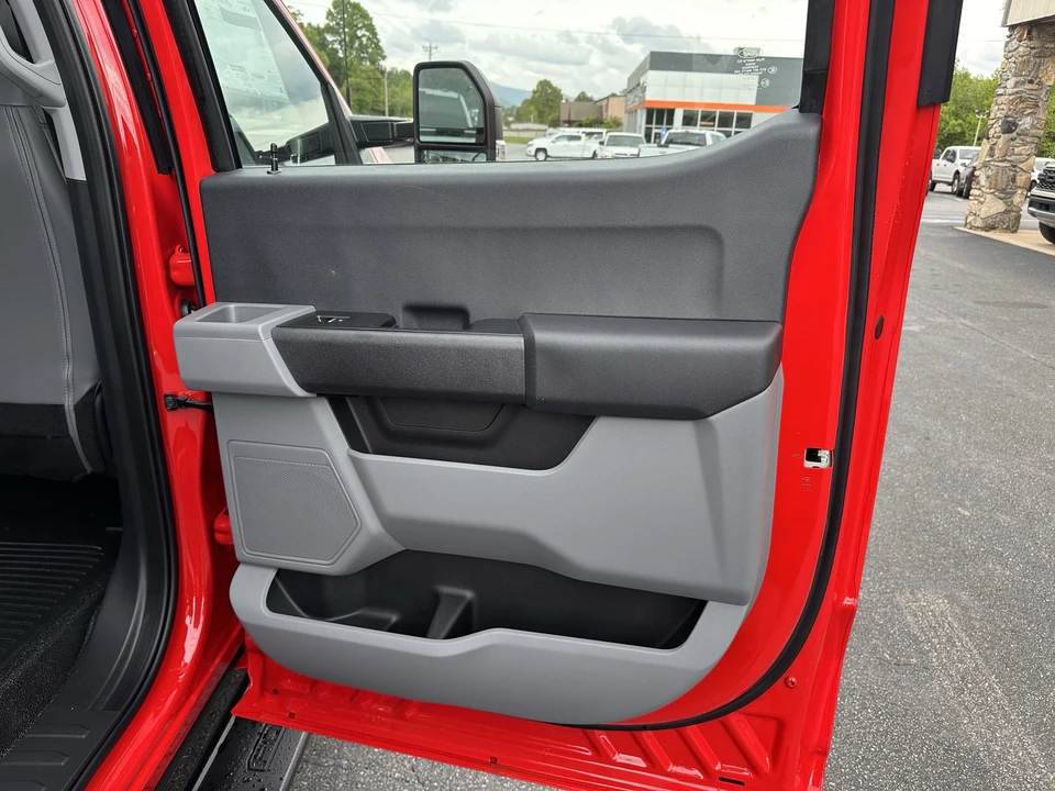 2025 Ford Super Duty 5th Gen - Image 18 of 21