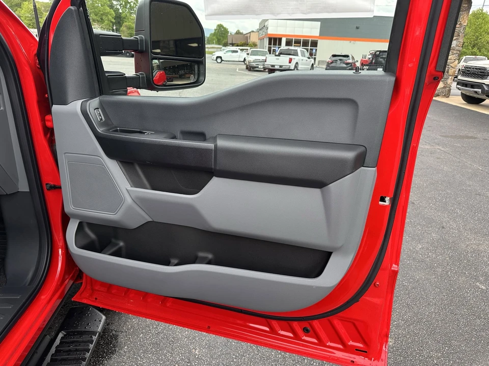 2025 Ford Super Duty 5th Gen - Image 16 of 21
