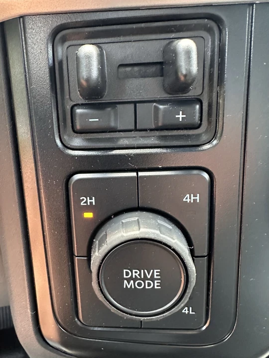 2025 Ford Super Duty 5th Gen - Image 17 of 21