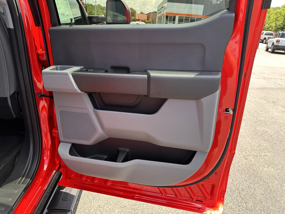 2025 Ford Super Duty 5th Gen - Image 13 of 21