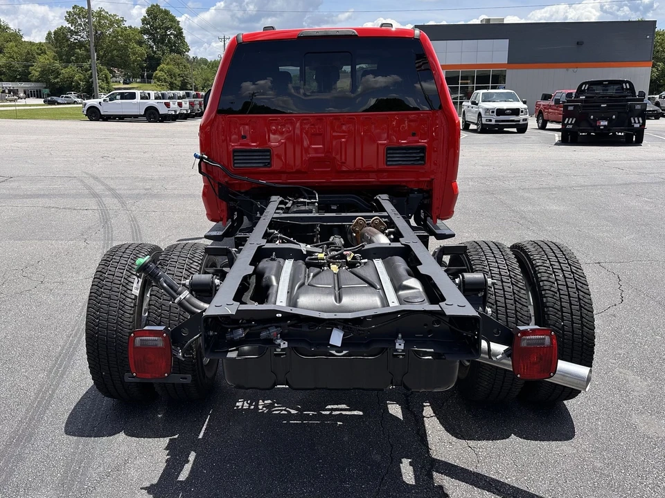 2025 Ford Super Duty 5th Gen - Image 6 of 21