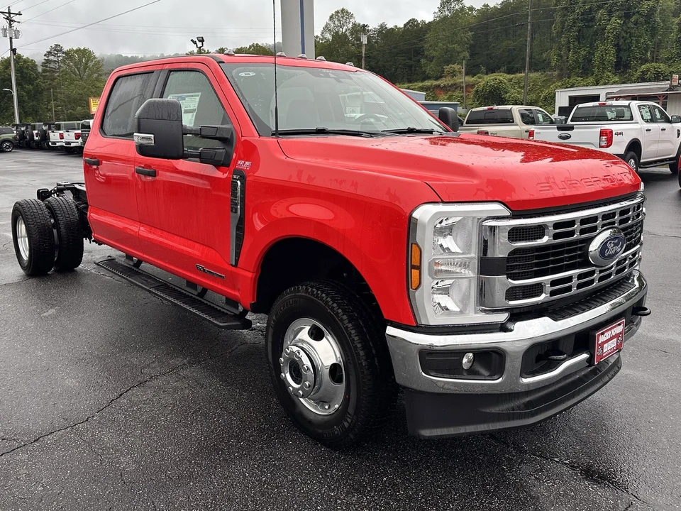 2025 Ford Super Duty 5th Gen - Image 4 of 21