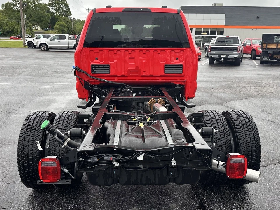 2025 Ford Super Duty 5th Gen - Image 6 of 21
