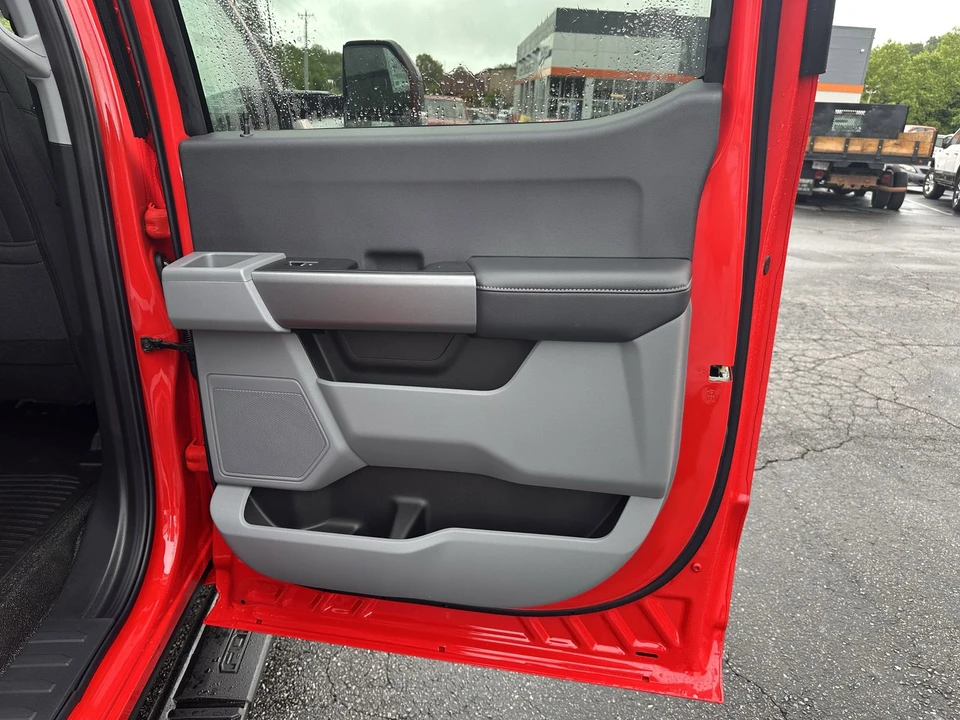 2025 Ford Super Duty 5th Gen - Image 13 of 21