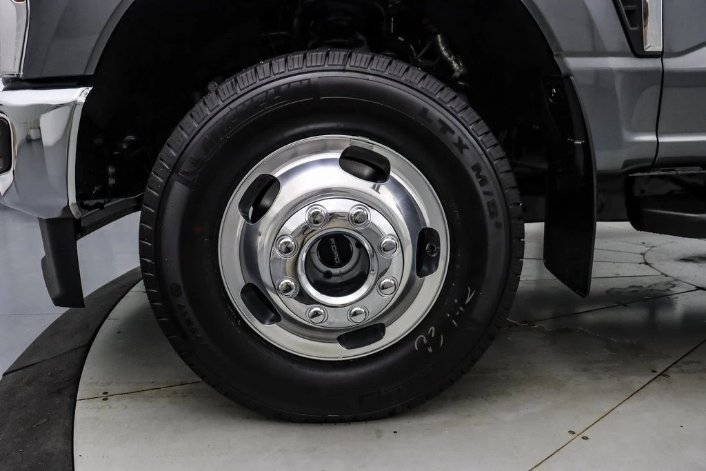2025 Ford Super Duty 5th Gen - Image 12 of 21