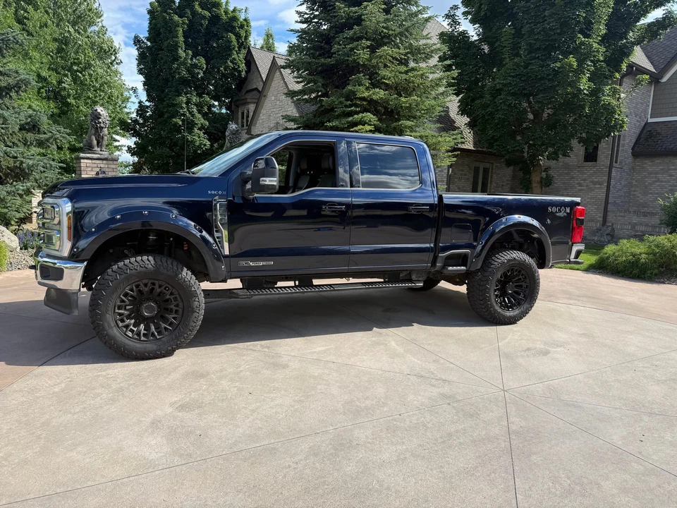 2025 Ford Super Duty 5th Gen - Image 6 of 31