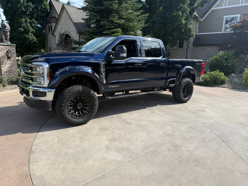 2025 Ford Super Duty 5th Gen - Image 5 of 31