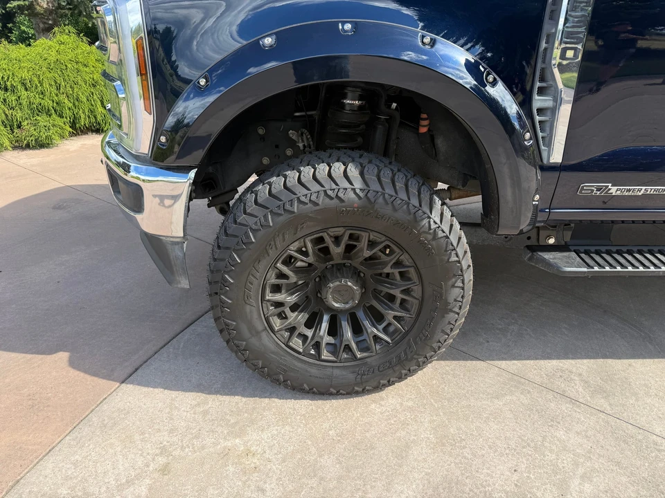 2025 Ford Super Duty 5th Gen - Image 23 of 31