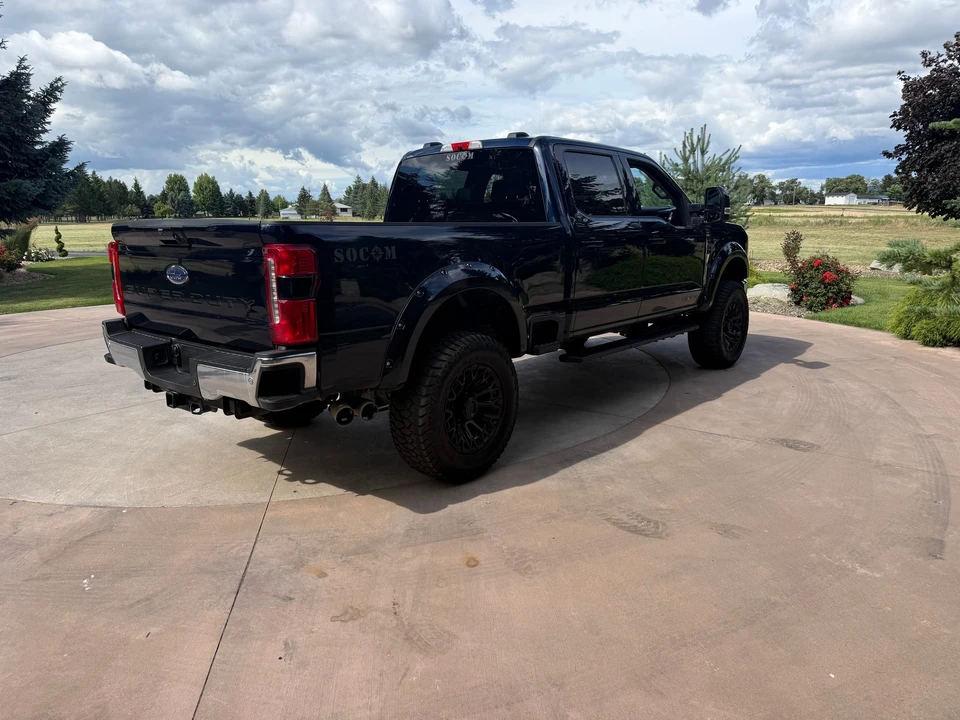 2025 Ford Super Duty 5th Gen - Image 9 of 31