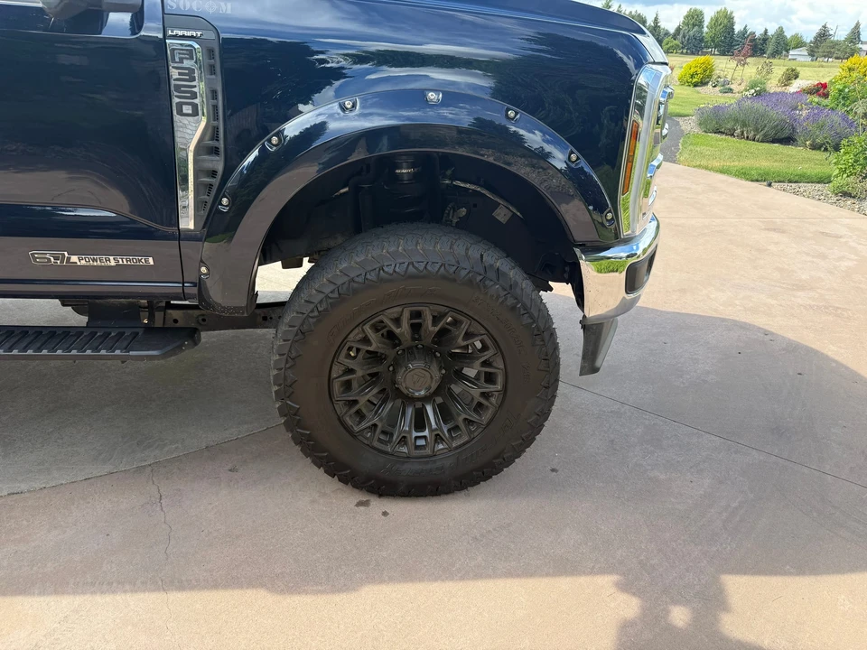 2025 Ford Super Duty 5th Gen - Image 16 of 31