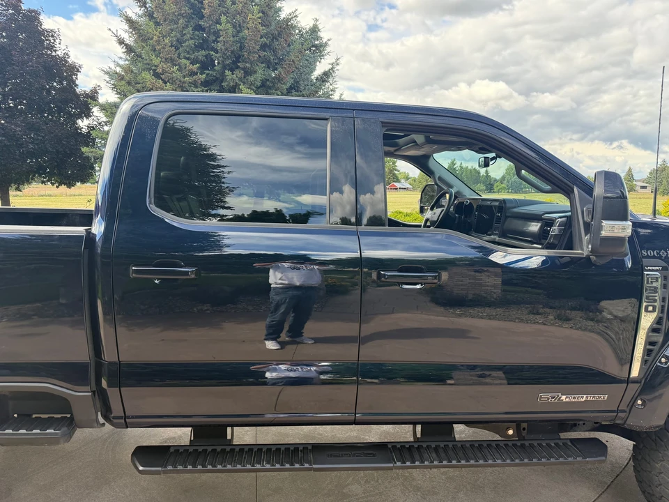 2025 Ford Super Duty 5th Gen - Image 15 of 31