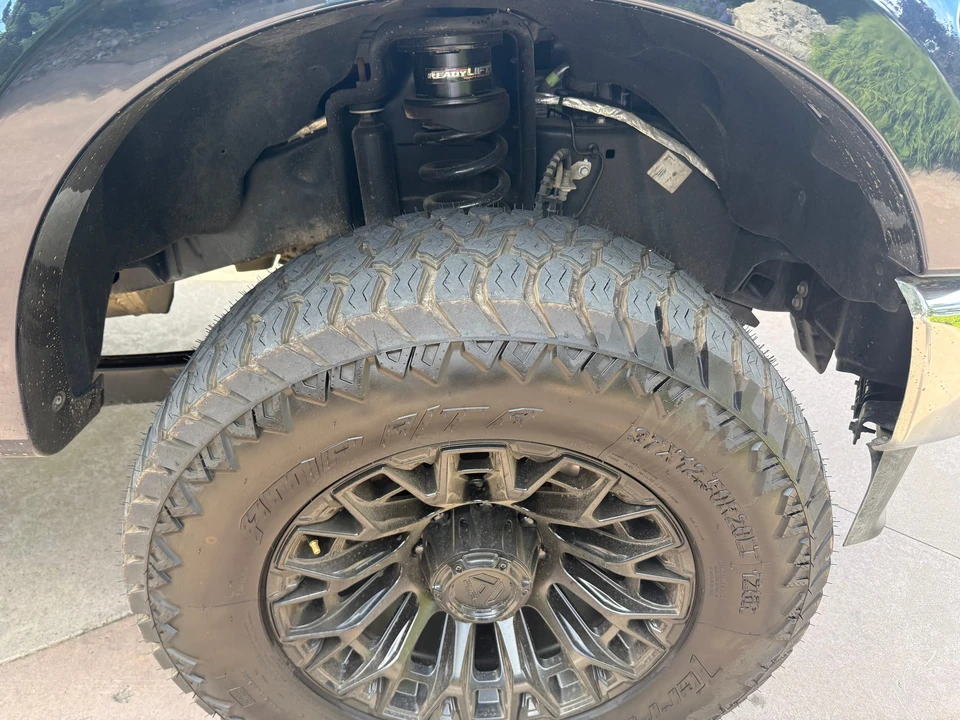 2025 Ford Super Duty 5th Gen - Image 26 of 31
