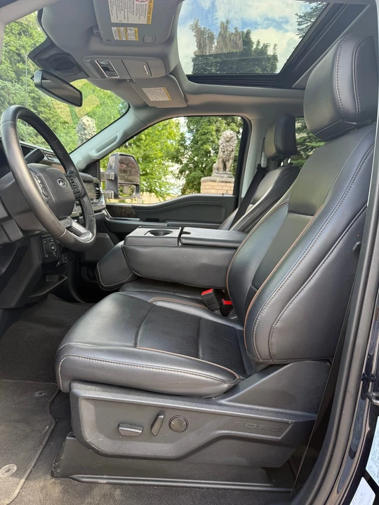 2025 Ford Super Duty 5th Gen - Image 28 of 31