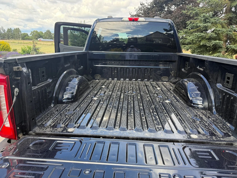 2025 Ford Super Duty 5th Gen - Image 20 of 31