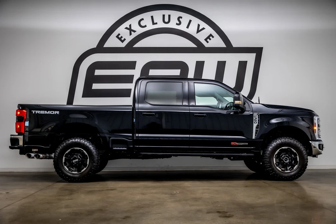 2025 Ford Super Duty 5th Gen - Image 9 of 12