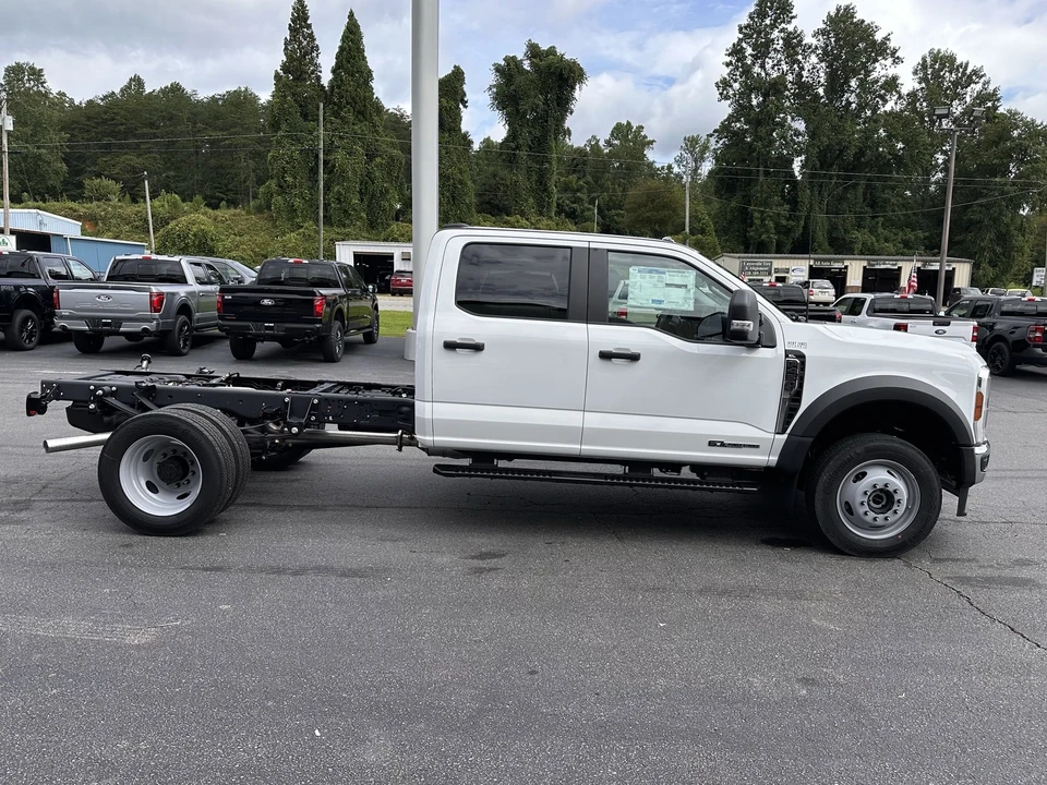 2025 Ford Super Duty 5th Gen - Image 5 of 21