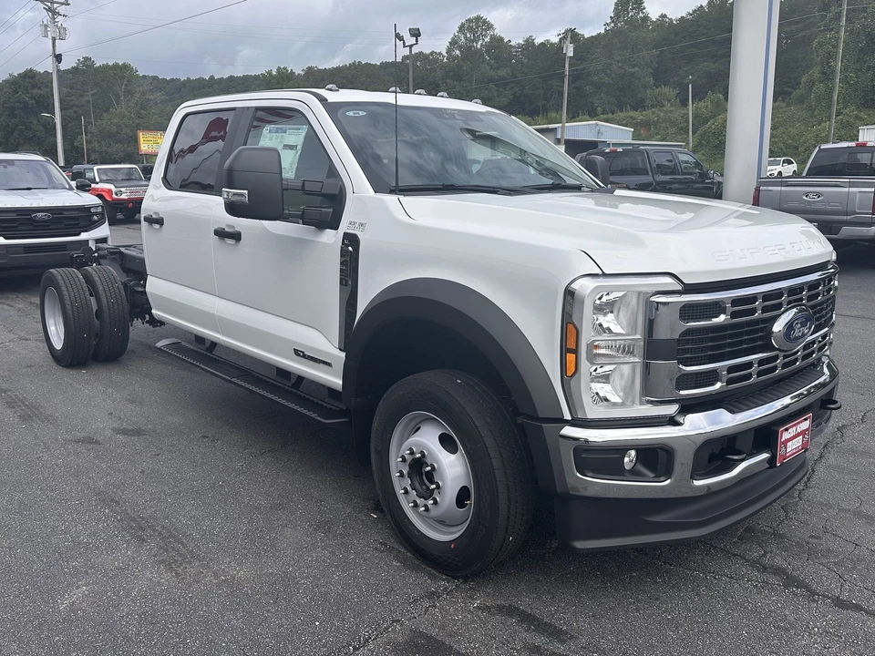 2025 Ford Super Duty 5th Gen - Image 4 of 21