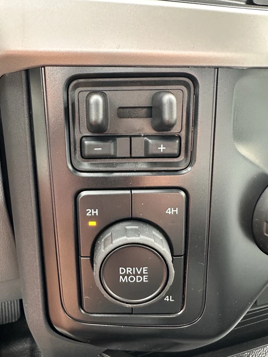 2025 Ford Super Duty 5th Gen - Image 17 of 21
