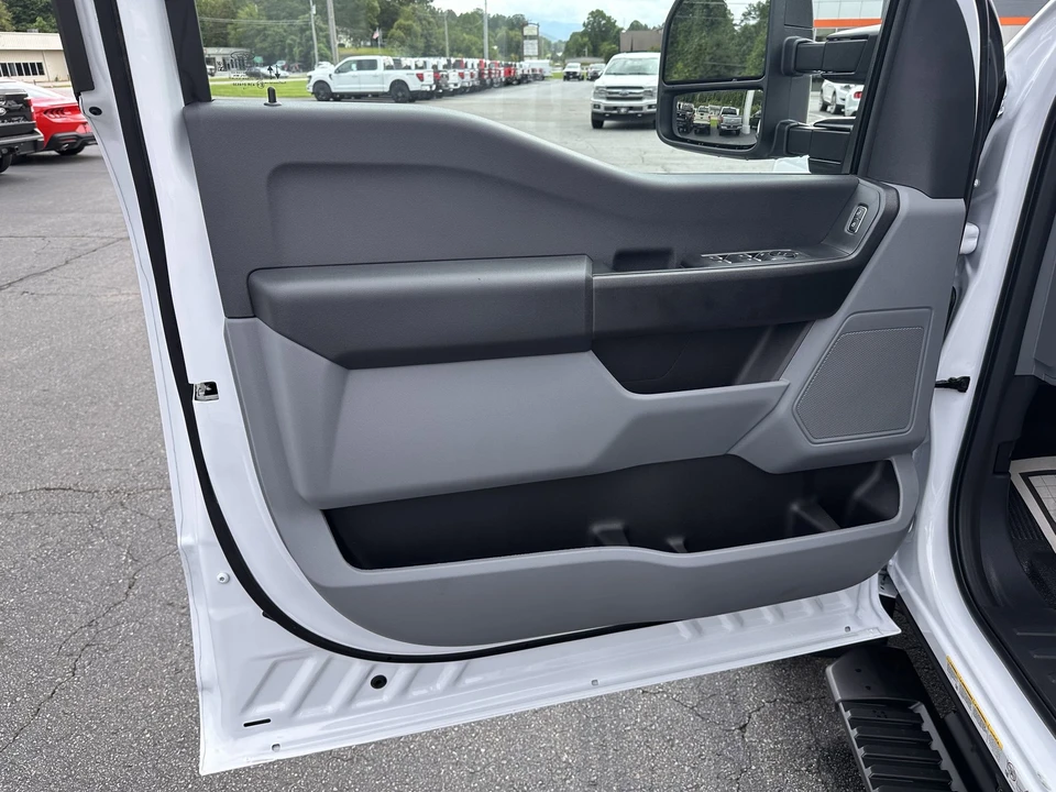 2025 Ford Super Duty 5th Gen - Image 7 of 21