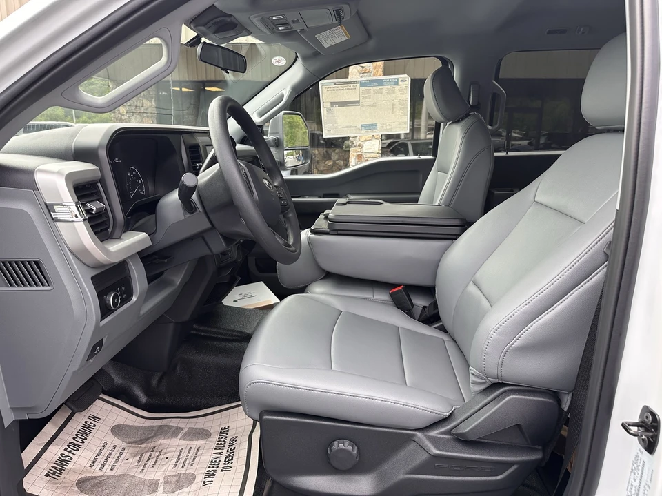 2025 Ford Super Duty 5th Gen - Image 8 of 21