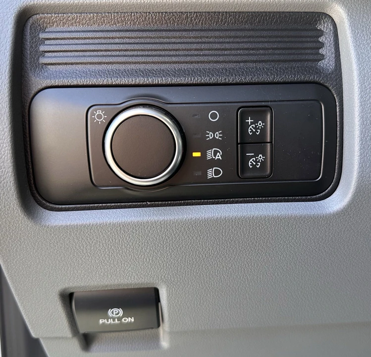 2025 Ford Super Duty 5th Gen - Image 16 of 21