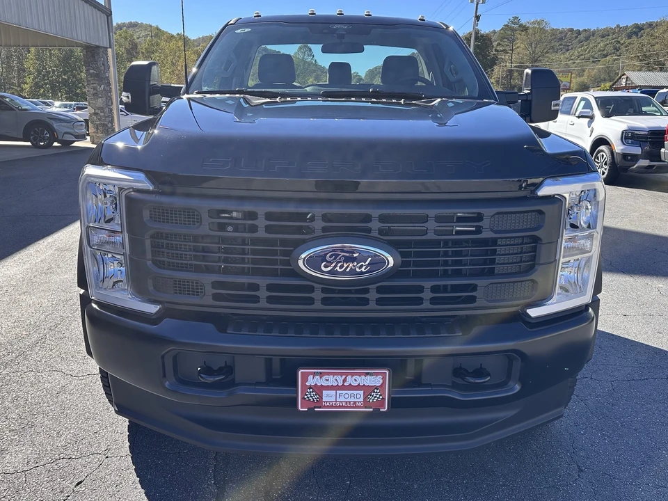 2025 Ford Super Duty 5th Gen - Image 3 of 12