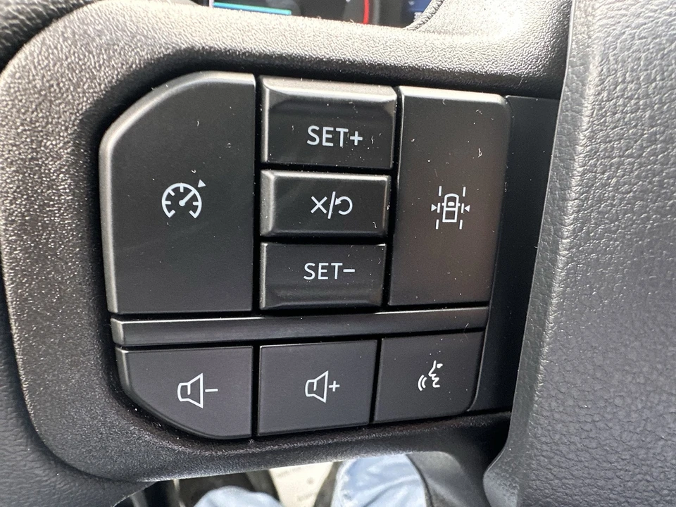 2025 Ford Super Duty 5th Gen - Image 15 of 23