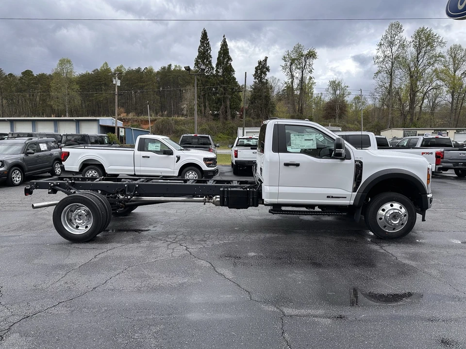 2025 Ford Super Duty 5th Gen - Image 5 of 23