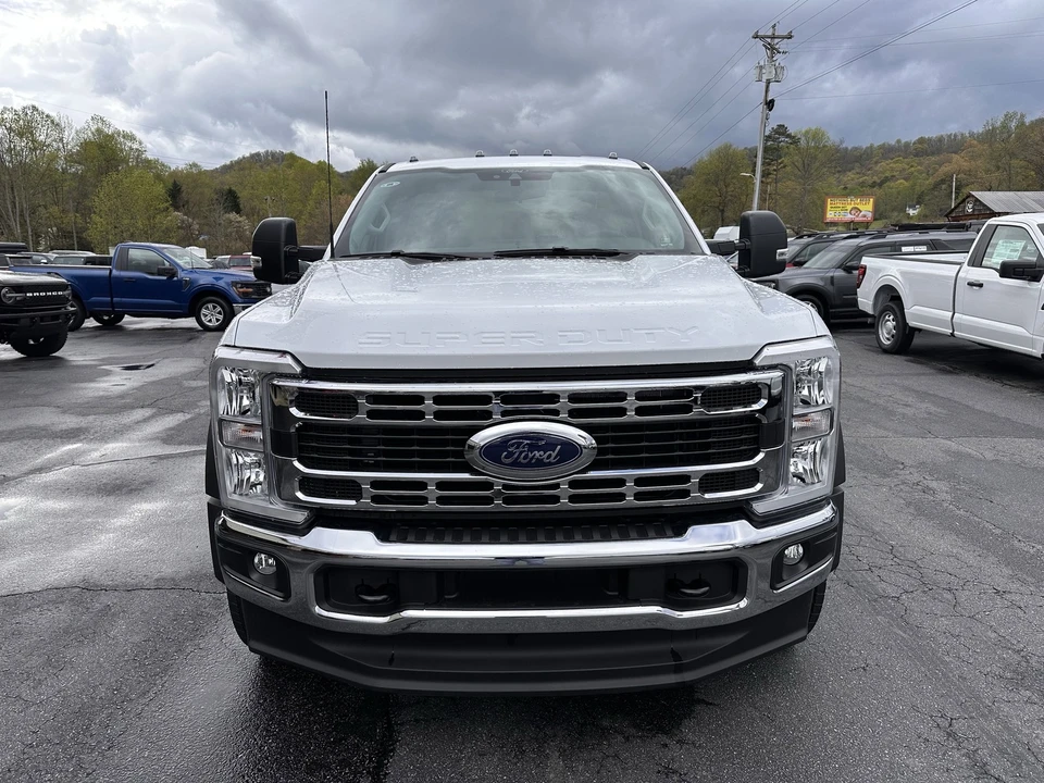 2025 Ford Super Duty 5th Gen - Image 3 of 21