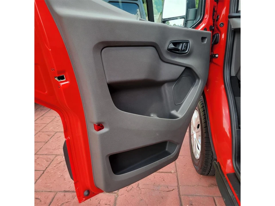 2025 Ford Transit - Image 18 of 31