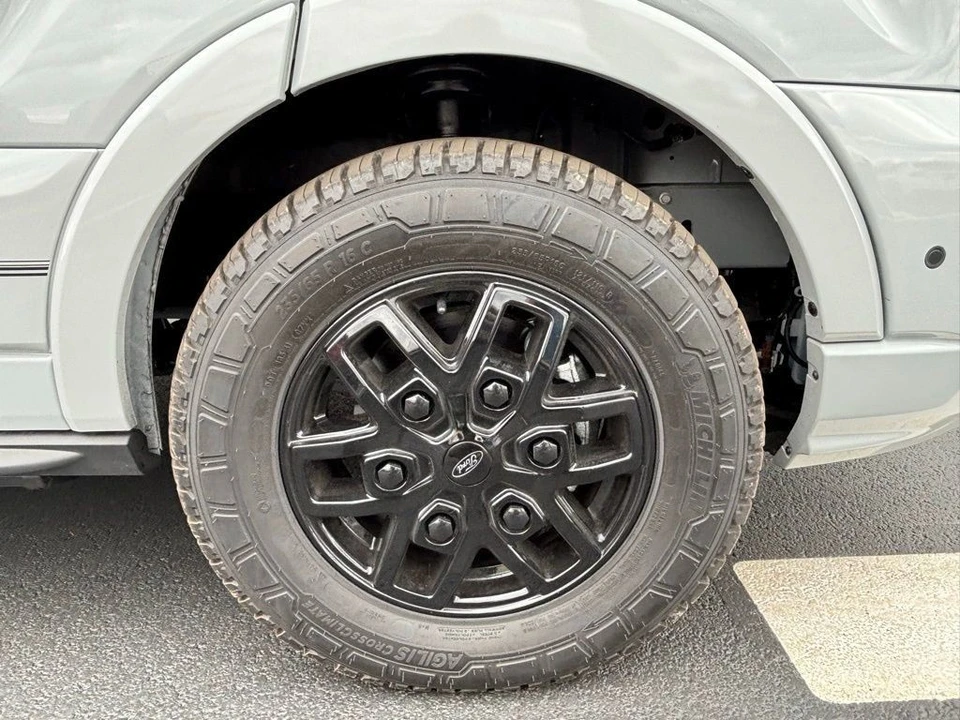 2025 Ford Transit - Image 17 of 21