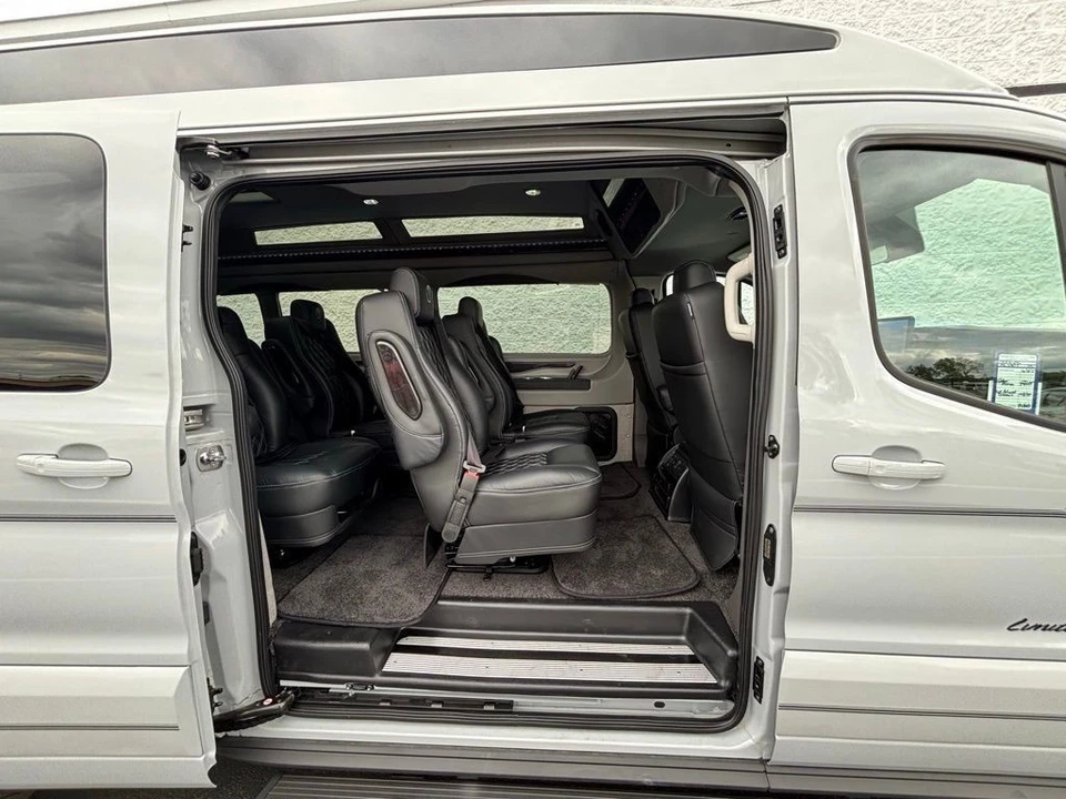 2025 Ford Transit - Image 7 of 21