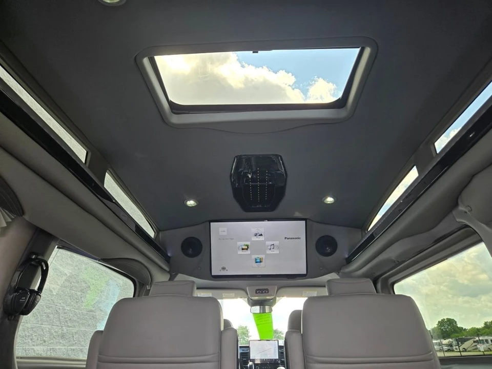 2025 Ford Transit - Image 4 of 12