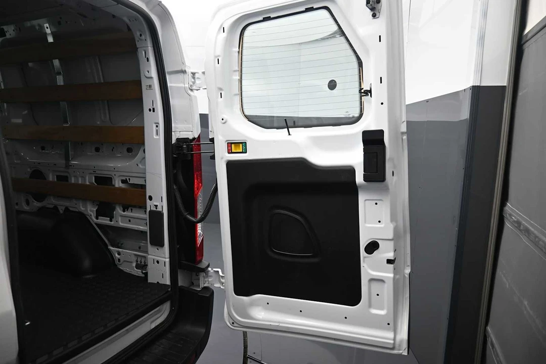 2025 Ford Transit - Image 21 of 31