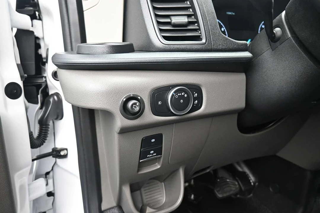 2025 Ford Transit - Image 16 of 31