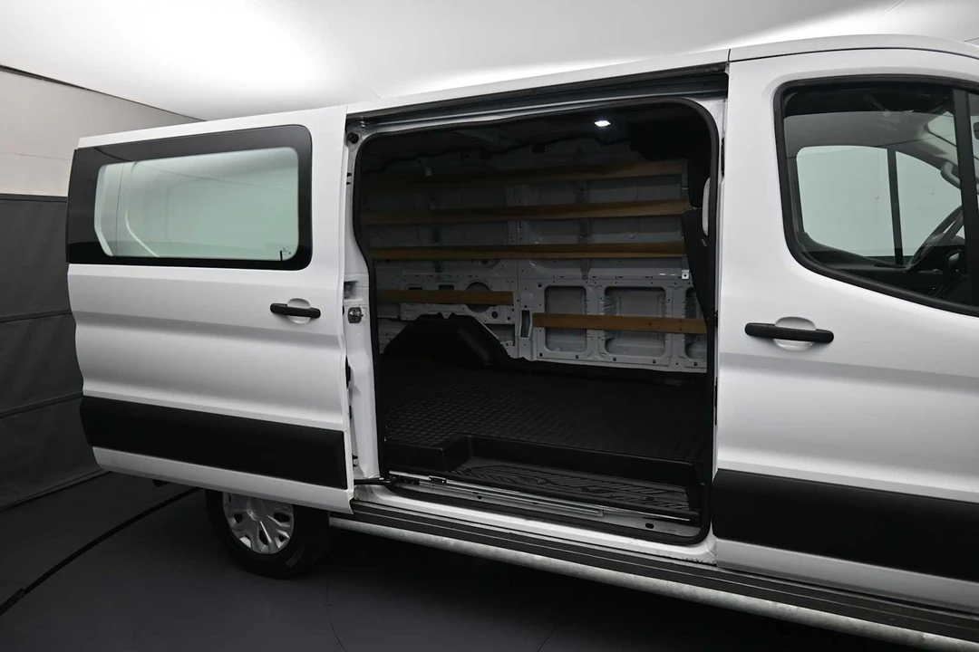 2025 Ford Transit - Image 27 of 31