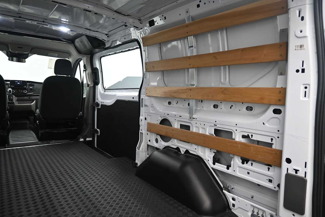 2025 Ford Transit - Image 25 of 31