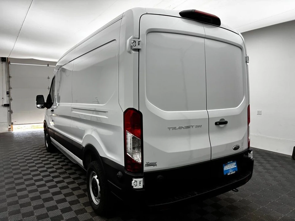 2025 Ford Transit - Image 9 of 12