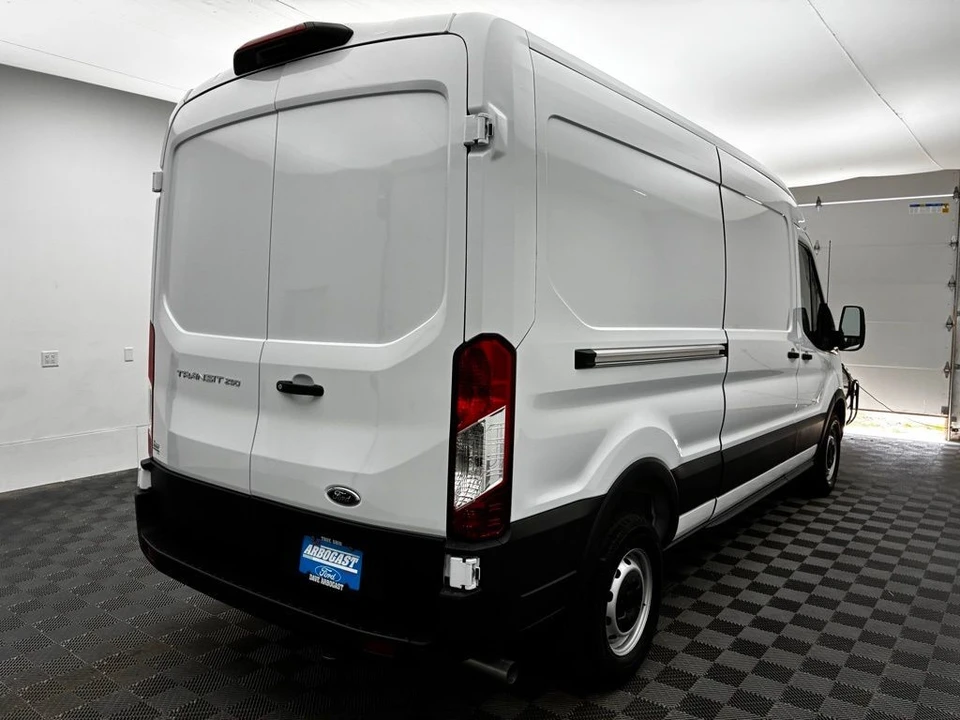 2025 Ford Transit - Image 5 of 12