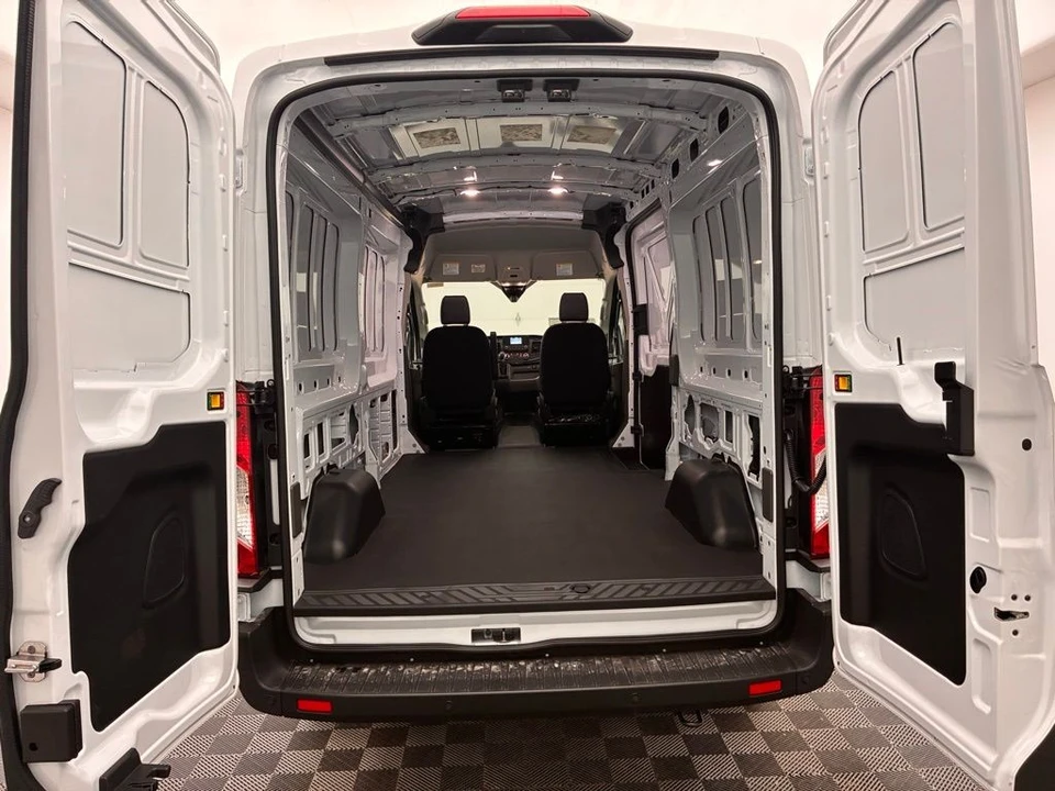 2025 Ford Transit - Image 9 of 12