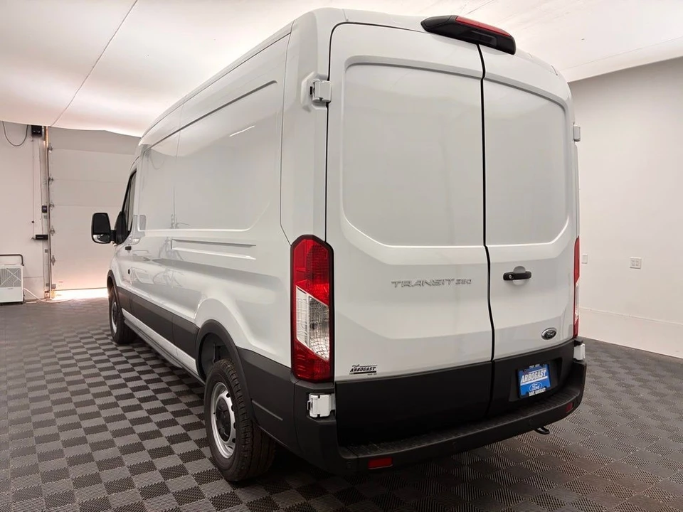 2025 Ford Transit - Image 9 of 12