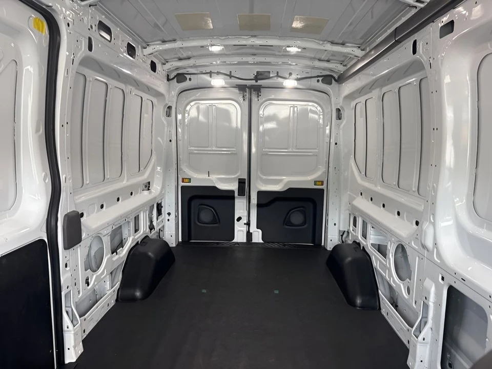 2025 Ford Transit - Image 11 of 31