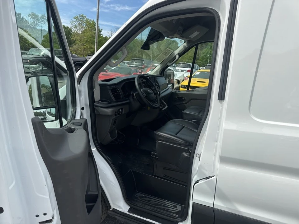 2025 Ford Transit - Image 9 of 31